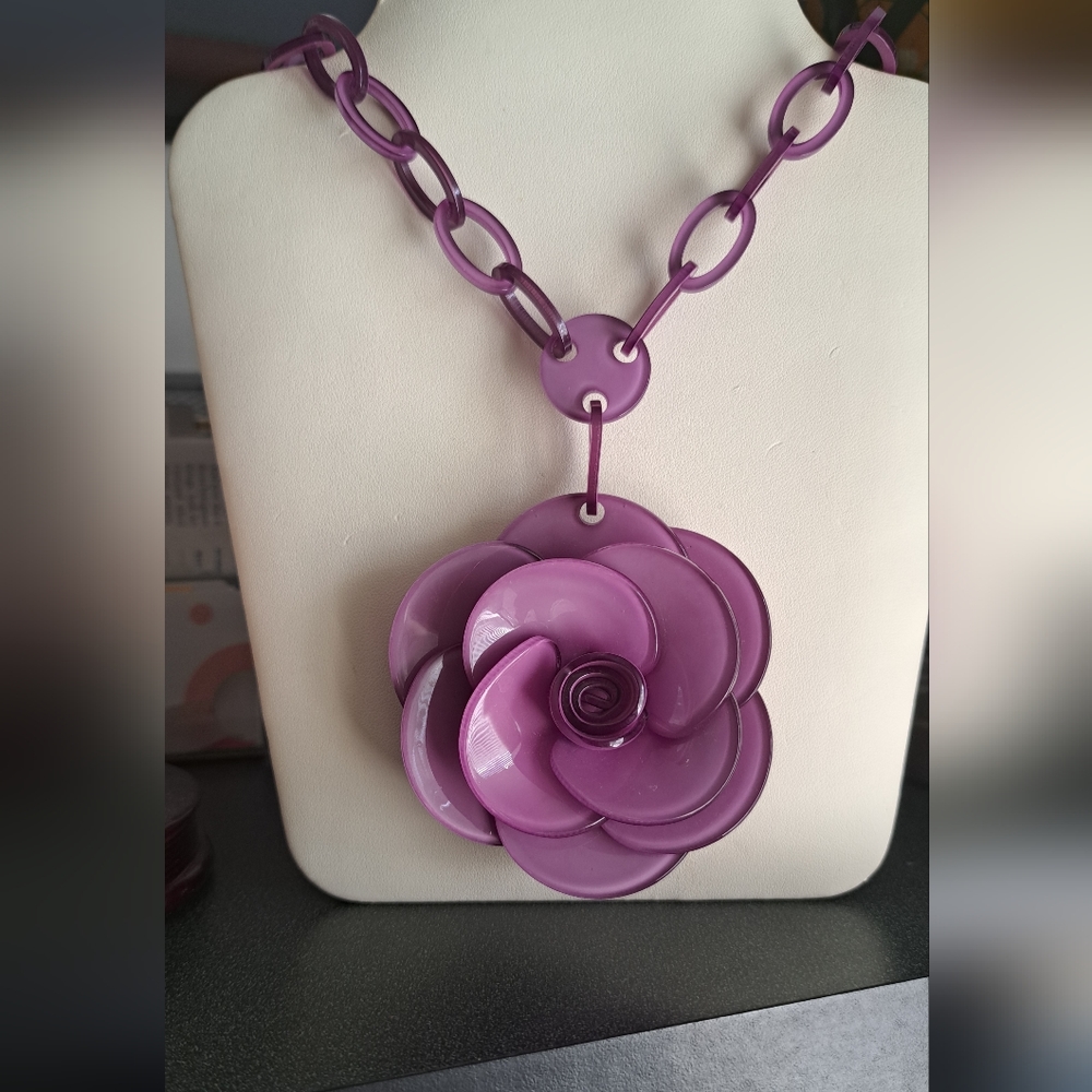 Flower Pattern Acrylic Necklace